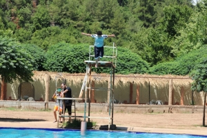 رحلة مائية إلى عيون السمك لطلاب عالم الفرقان في طرابلس