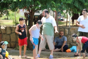 رحلة مائية إلى عيون السمك لطلاب عالم الفرقان في طرابلس