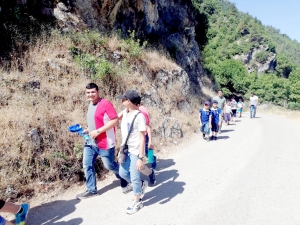 رحلة مائية إلى عيون السمك لطلاب عالم الفرقان في طرابلس