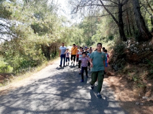 رحلة مائية إلى عيون السمك لطلاب عالم الفرقان في طرابلس