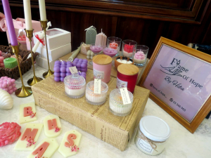 حياكة أمل.. معرض فني للعلاقات النسائية في طرابلس نصرة لأهلنا في غزة