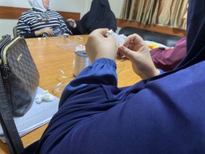 لتعزيز دورها في الأسرة والمجتمع.. انطلاق دورة تزيين الشوكولا لأمهات مؤسسة نماء في طرابلس ضمن برنامج تمكين المرأة