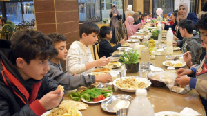 فرحة وأجر: إفطار جماعي لأبناء مؤسسة نماء في مطعم الصديق - طرابلس