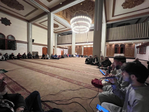 بحضور سماحة مفتي صور وأقضيتها: مجلس ختم وتسليم الإجازة برواية حفص عن عاصم للأخ بشير فادي السقا في صيدا