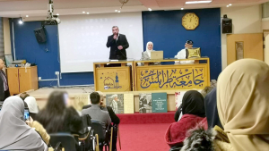 كنوز الحضارة الإسلامية في بلاد الأندلس وبُخارى.. ندوة علمية للمنتدى للتعريف بالإسلام في جامعة طرابلس