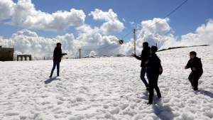 رحلة ثلجية إلى جبال اللقلوق لطلاب عالم الفرقان في طرابلس