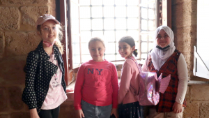 معالم صيدا القديمة.. رحلة لفتيات عالم الفرقان إلى تاريخ المدينة ومعالمها الأثرية