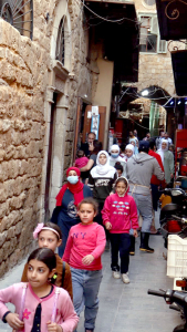 معالم صيدا القديمة.. رحلة لفتيات عالم الفرقان إلى تاريخ المدينة ومعالمها الأثرية