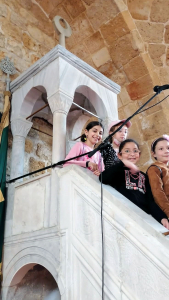 معالم صيدا القديمة.. رحلة لفتيات عالم الفرقان إلى تاريخ المدينة ومعالمها الأثرية