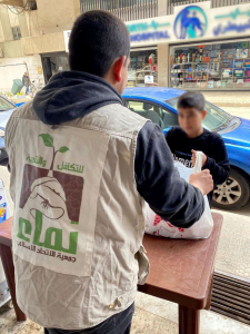 صنائع المعروف.. توزيع وجبات الإفطار الباردة والسحور وحلو العيد على العائلات المستحقة في طرابلس