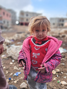 ملاذ 24 - نشاط ترفيهي وتوزيع المواد غذائية والملابس وهدايا الأطفال لدعم الأسر المحتاجة في حبوش - النبطية