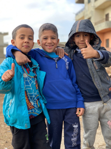 ملاذ 24 - نشاط ترفيهي وتوزيع المواد غذائية والملابس وهدايا الأطفال لدعم الأسر المحتاجة في حبوش - النبطية