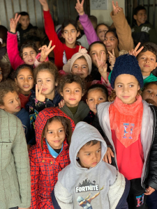 ملاذ 24 - نشاط ترفيهي وتوزيع المواد غذائية والملابس وهدايا الأطفال لدعم الأسر المحتاجة في حبوش - النبطية