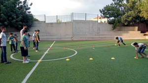 دعم نفسي، توعية إيمانية، أنشطة ترفيهية، وتقديمات إغاثية.. لأهلنا النازحين في مركز إيواء مدرسة الحياة الدولية - عرمون