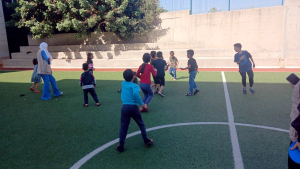 دعم نفسي، توعية إيمانية، أنشطة ترفيهية، وتقديمات إغاثية.. لأهلنا النازحين في مركز إيواء مدرسة الحياة الدولية - عرمون