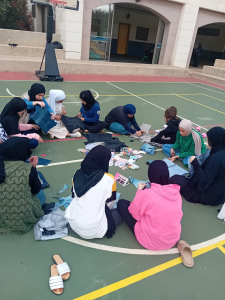 دعم نفسي، توعية إيمانية، أنشطة ترفيهية، وتقديمات إغاثية.. لأهلنا النازحين في مركز إيواء مدرسة الحياة الدولية - عرمون