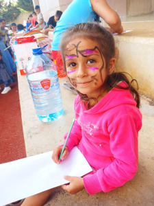 دعم نفسي، توعية إيمانية، أنشطة ترفيهية، وتقديمات إغاثية.. لأهلنا النازحين في مركز إيواء مدرسة الحياة الدولية - عرمون