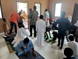 ترميم مسجد الهداية في غانا بتبرّع كريم من لبنان