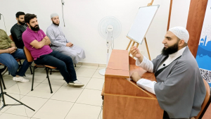 شخصيات أشرقت بنور الإسلام.. محاضرة مع الشيخ عبد الكريم علو في المنتدى للتعريف بالإسلام