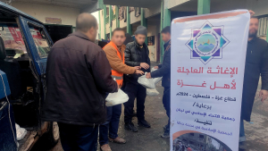 تجهيز وتوزيع الوجبات الساخنة في جباليا ضمن حملة طوفان الأمل دعمًا لصمود أهلنا في غزة