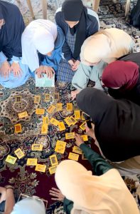 وقود الهمم إلى معارج القمم.. نشاط إيماني تفاعلي للشابات في طرابلس