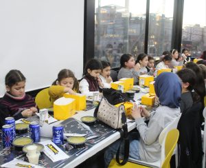 فرحٌ رمضاني يجمع بنات عالم الفرقان في إفطارهنّ السنوي بطرابلس