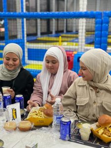 فرحٌ رمضاني يجمع بنات عالم الفرقان في إفطارهنّ السنوي بطرابلس