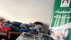 توزيع أحذية و ملابس شتوية مع اقتراب فصل الشتاء على المستحقين في طرابلس