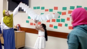 أهلا بالعيد.. نشاط مشترك للأمهات والبنات في طرابلس