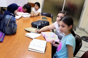 ركوب الخيل، باتشوورك، سباحة، ومهارات مختلفة في الأسبوع الثالث من دورة عالمي الصيفي في طرابلس