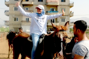 ركوب الخيل، باتشوورك، سباحة، ومهارات مختلفة في الأسبوع الثالث من دورة عالمي الصيفي في طرابلس