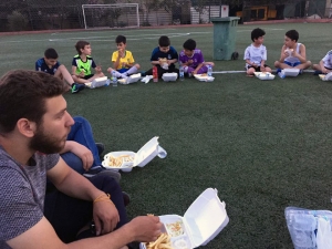 التقوى أقوى.. كرة قدم وإفطار لطلاب عالم الفرقان أسبوعياً في بيروت