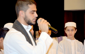 بالقرآن نرقى.. دار القرآن الكريم تكرّم أصغر حافظ فيها وثلة من المجازات وتقدّم رحلات عمرة للمتميزين