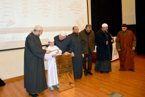 بالقرآن نرقى.. دار القرآن الكريم تكرّم أصغر حافظ فيها وثلة من المجازات وتقدّم رحلات عمرة للمتميزين