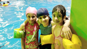 رحلة مائية لطالبات نادي الفرقان الصيفي في طرابلس