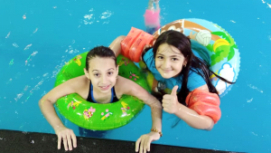 رحلة مائية لطالبات نادي الفرقان الصيفي في طرابلس