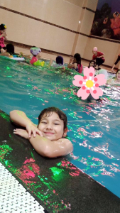 رحلة مائية لطالبات نادي الفرقان الصيفي في طرابلس