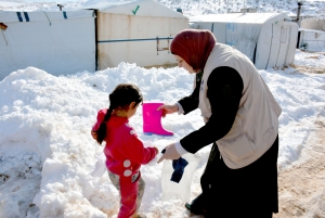 تبرعاتكم أدفأتهم.. 79.000$ حصيلة تقديمات (اجعل شتاءهم دفئاً وسلاماً)، وما زالت الحملة مستمرّة | مؤسسة نماء