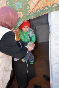 تبرعاتكم أدفأتهم.. 79.000$ حصيلة تقديمات (اجعل شتاءهم دفئاً وسلاماً)، وما زالت الحملة مستمرّة | مؤسسة نماء