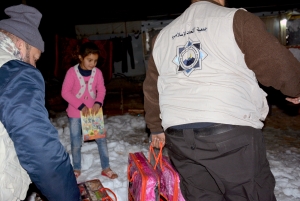 تبرعاتكم أدفأتهم.. 79.000$ حصيلة تقديمات (اجعل شتاءهم دفئاً وسلاماً)، وما زالت الحملة مستمرّة | مؤسسة نماء