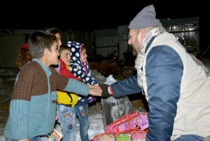 تبرعاتكم أدفأتهم.. 79.000$ حصيلة تقديمات (اجعل شتاءهم دفئاً وسلاماً)، وما زالت الحملة مستمرّة | مؤسسة نماء