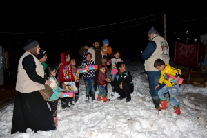 تبرعاتكم أدفأتهم.. 79.000$ حصيلة تقديمات (اجعل شتاءهم دفئاً وسلاماً)، وما زالت الحملة مستمرّة | مؤسسة نماء