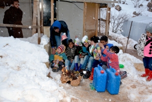 تبرعاتكم أدفأتهم.. 79.000$ حصيلة تقديمات (اجعل شتاءهم دفئاً وسلاماً)، وما زالت الحملة مستمرّة | مؤسسة نماء