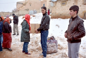 تبرعاتكم أدفأتهم.. 79.000$ حصيلة تقديمات (اجعل شتاءهم دفئاً وسلاماً)، وما زالت الحملة مستمرّة | مؤسسة نماء