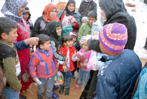 تبرعاتكم أدفأتهم.. 79.000$ حصيلة تقديمات (اجعل شتاءهم دفئاً وسلاماً)، وما زالت الحملة مستمرّة | مؤسسة نماء