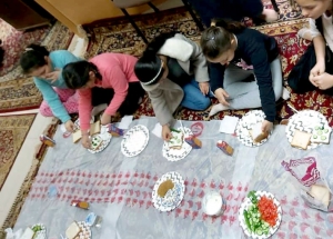 عالم الفرقان في بيروت يفتتح دورة "ديننا حياة" بنشاط تفاعلي للفتيات