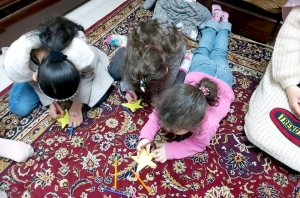 عالم الفرقان في بيروت يفتتح دورة "ديننا حياة" بنشاط تفاعلي للفتيات