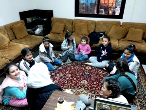 عالم الفرقان في بيروت يفتتح دورة "ديننا حياة" بنشاط تفاعلي للفتيات