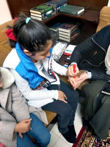 عالم الفرقان في بيروت يفتتح دورة "ديننا حياة" بنشاط تفاعلي للفتيات