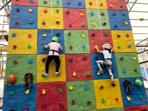 "فتيات الفرقان" تختتم دورتها الصيفية في بيروت: حفل تكريمي ورحلة ختامية